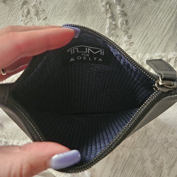 TUMI Accessory Pouch - Picture 3 of 5